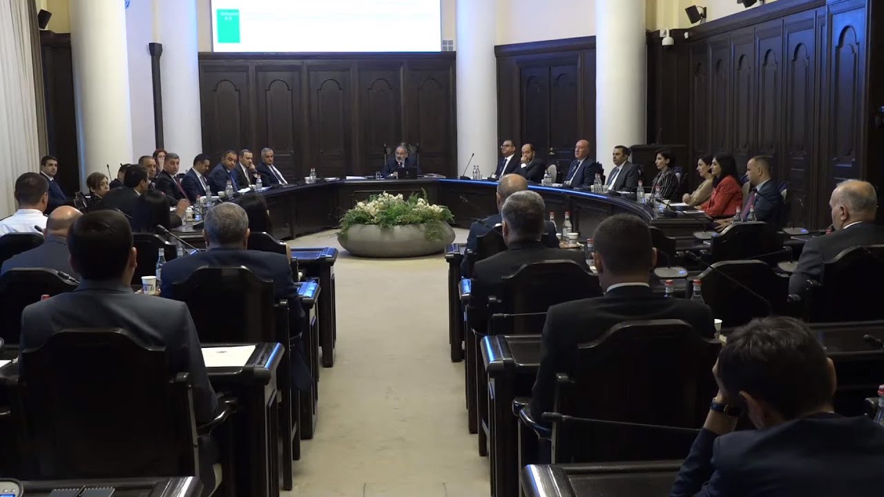 Հայաստանի խորհրդարանի խոսնակի հարցազրույցը «Դոժդ» հեռուստաալիքի հետ